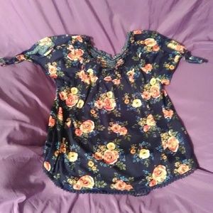 🎉HP🎉 lightweight summer top short sleeve flowers